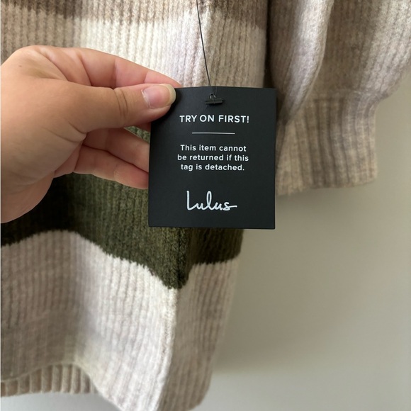 NWT Lulu's Turtle neck sweater dress color green and cream size S - Picture 2 of 6